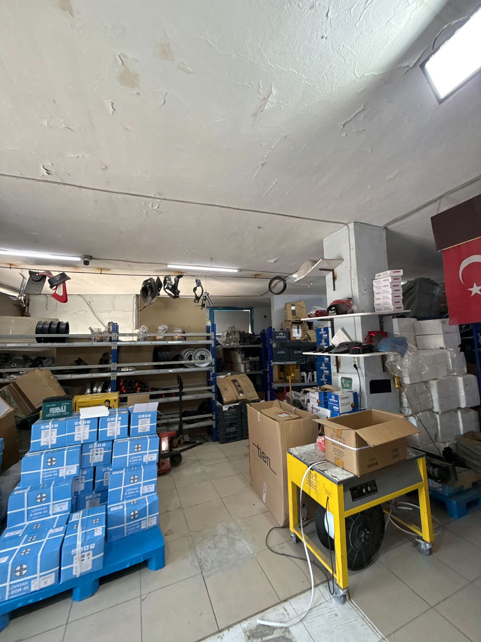 Motosiklet Yedek Parça Rafları